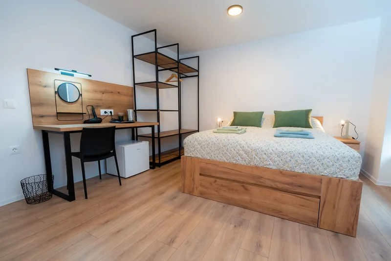 SoulHaus Body apartment bedroom with arched window Sarajevo old town